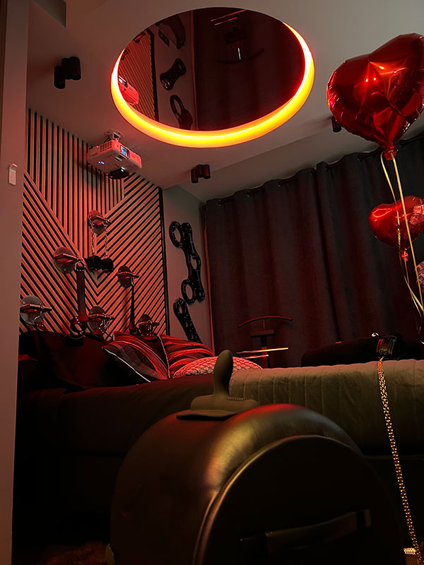 chambre avec miroir au plafond love room Genève, savoie, haute savoie, Annecy, ain, france